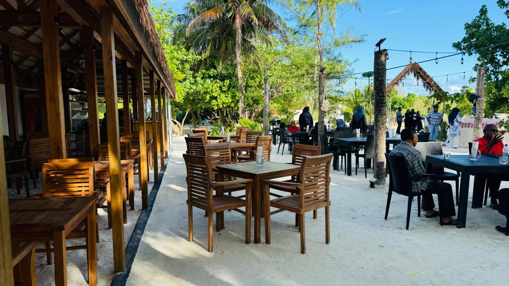 Wave Crest Retreat Hotel Thulusdhoo Exterior photo
