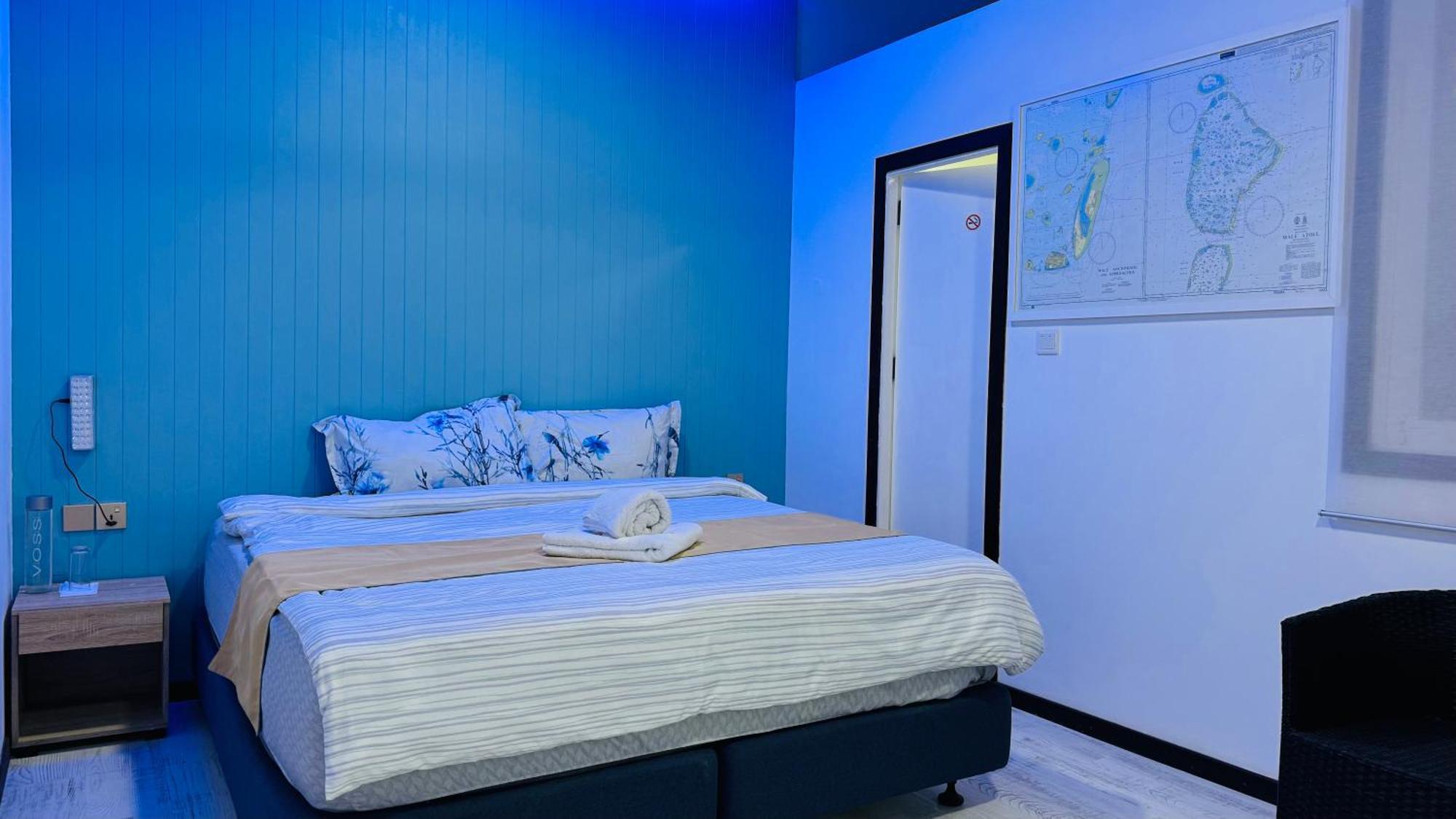Wave Crest Retreat Hotel Thulusdhoo Exterior photo
