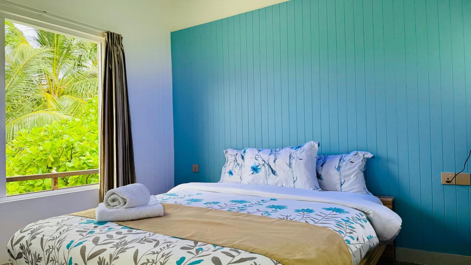 Wave Crest Retreat Hotel Thulusdhoo Exterior photo