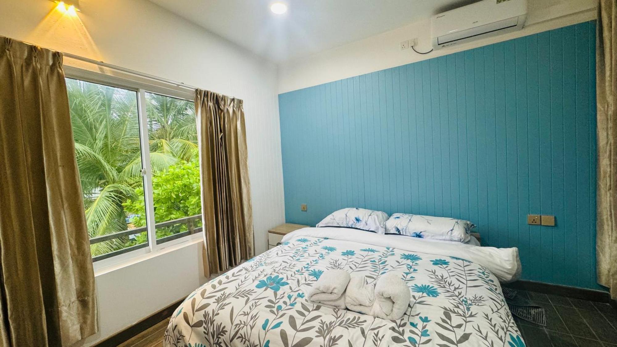Wave Crest Retreat Hotel Thulusdhoo Exterior photo